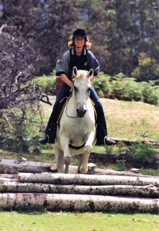 Cynthia and Manny jumping bridleless